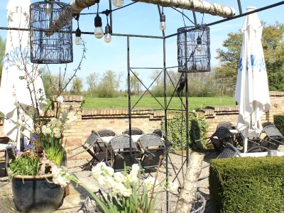Stimmungsvoller Biergarten im Landgasthaus Splietker
